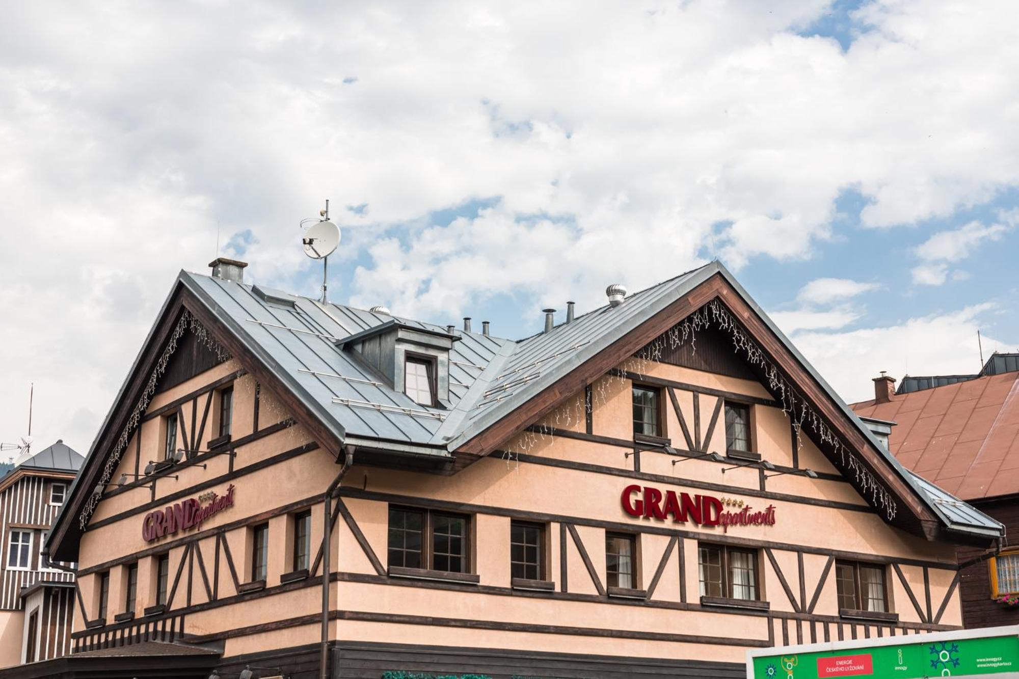 Grand Apartments スピンドレルフ・ムリン エクステリア 写真
